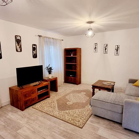 Spacious Two Bedroom Apartment With One Parking Space Thame Dış mekan fotoğraf